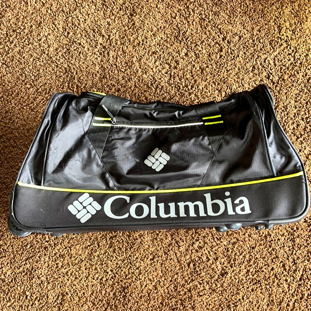 Columbia Duffle Bag with Wheels